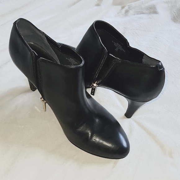 Unisa Ankle Boots - Picture 2 of 5